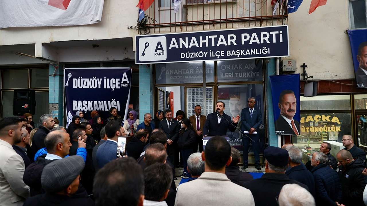 Ağıralioğlu, Düzköy’de Anahtar Parti ilçe başkanlığını açtı
