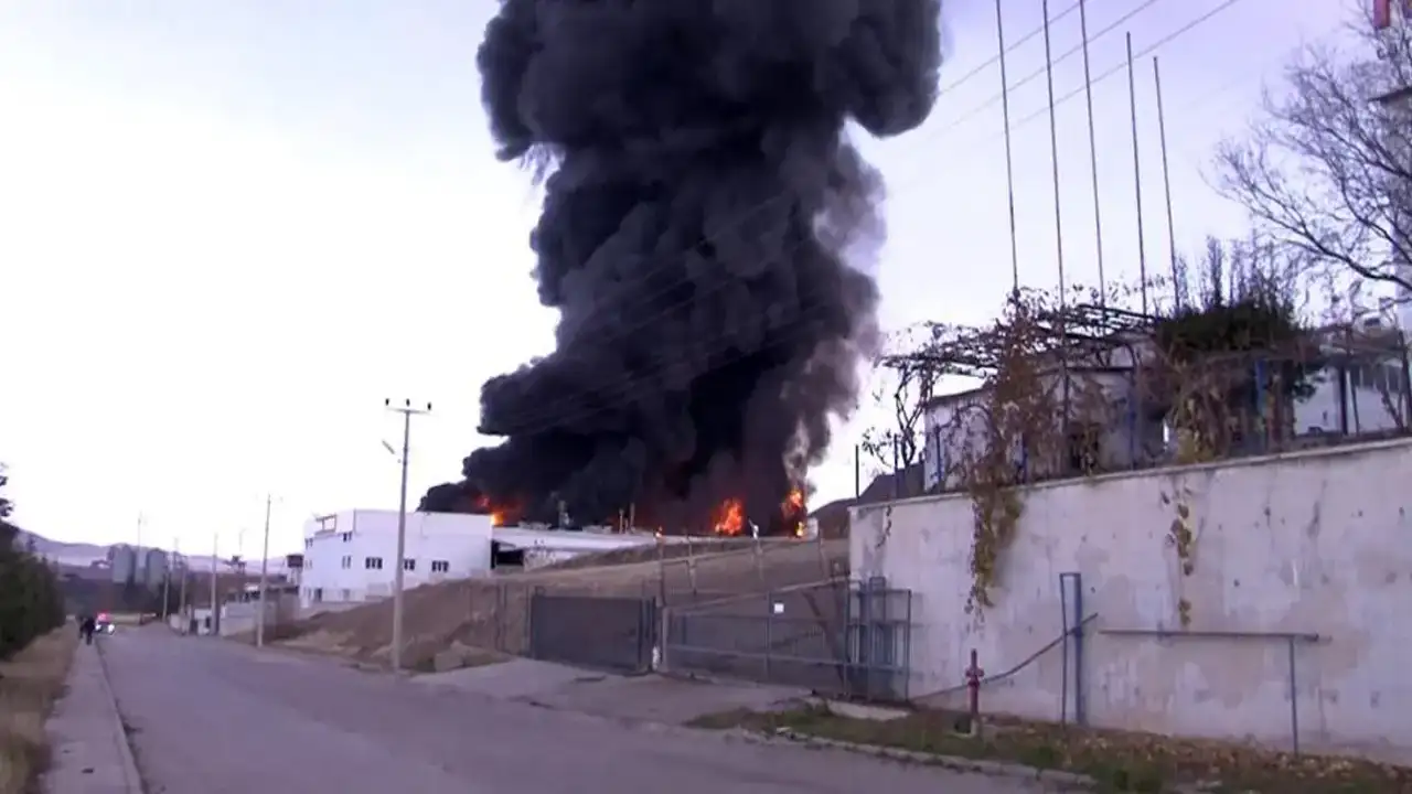 Kırıkkale OSB’de kimya fabrikasında büyük yangın paniği