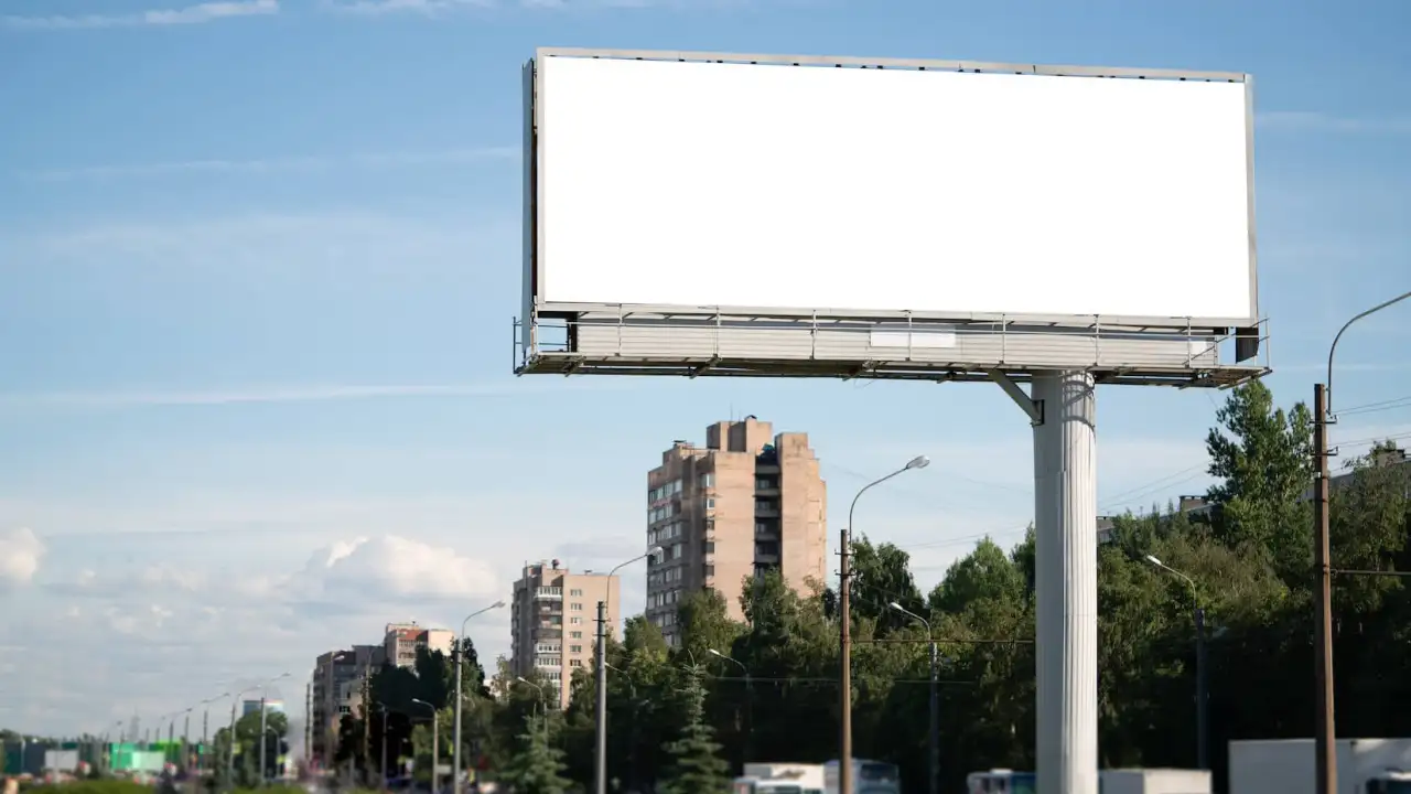 Mecliste bilboard tartışması: 240 reklam noktası ihale için yeniden açılıyor