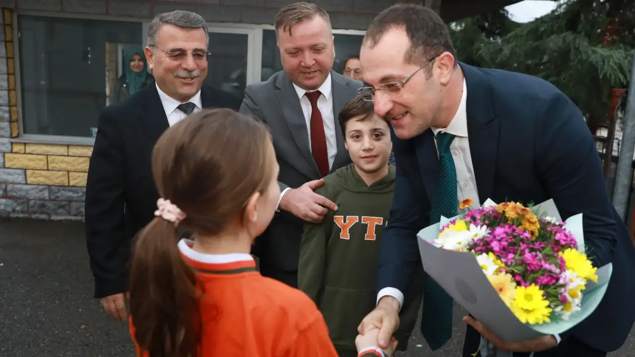 Akçaabat’ta eğitim ve çocuklara destek: Başkan Ekim yıldızlı TOKİ’yi ziyaret etti