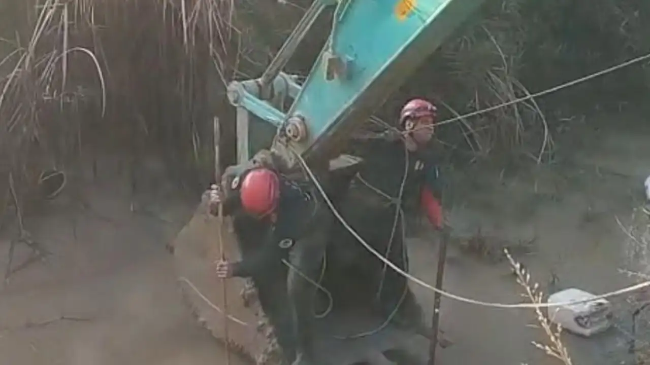 Adana'da oyun oynayan çocuklar dereye düştü: Çocuklardan biri kurtarılamadı