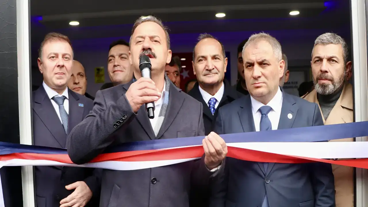 Anahtar Parti, Maçka’da İlçe Başkanlığını açtı: Ağıralioğlu “Cumhuriyet en mukaddes emanetimizdir”