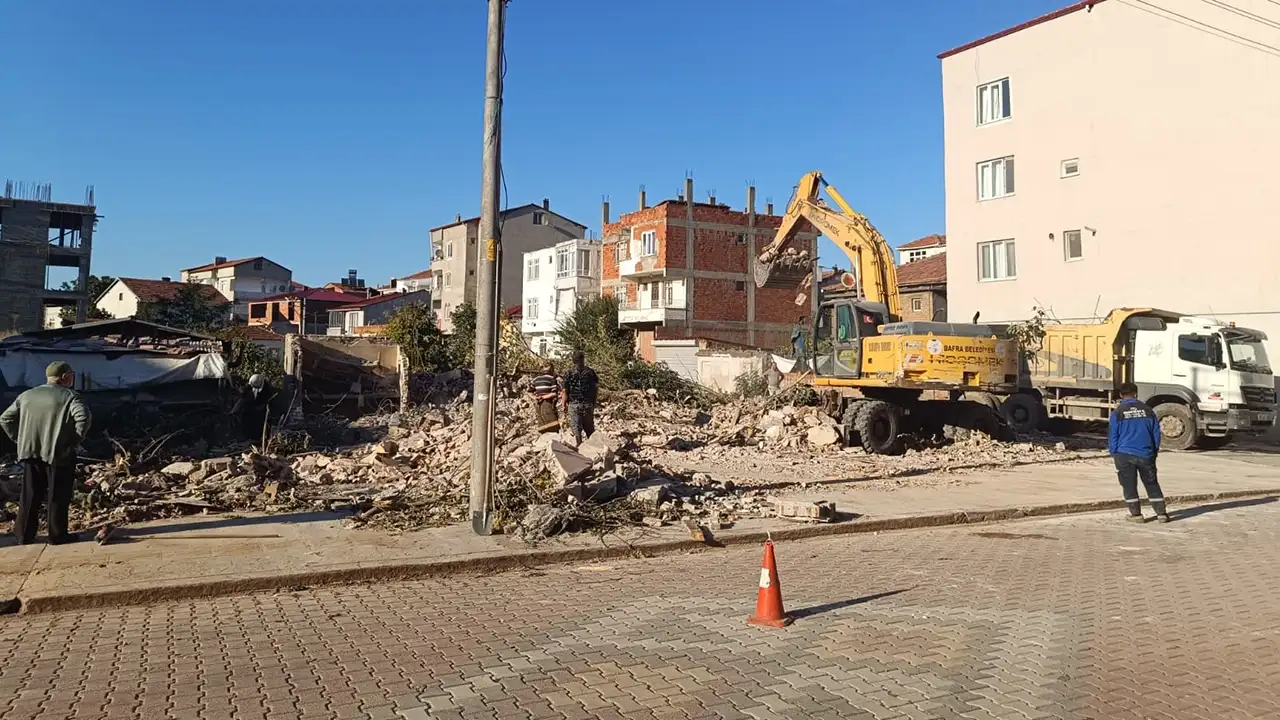 Samsun’da metruk bina temizliği hızlandı: 64 yapı yıkıldı