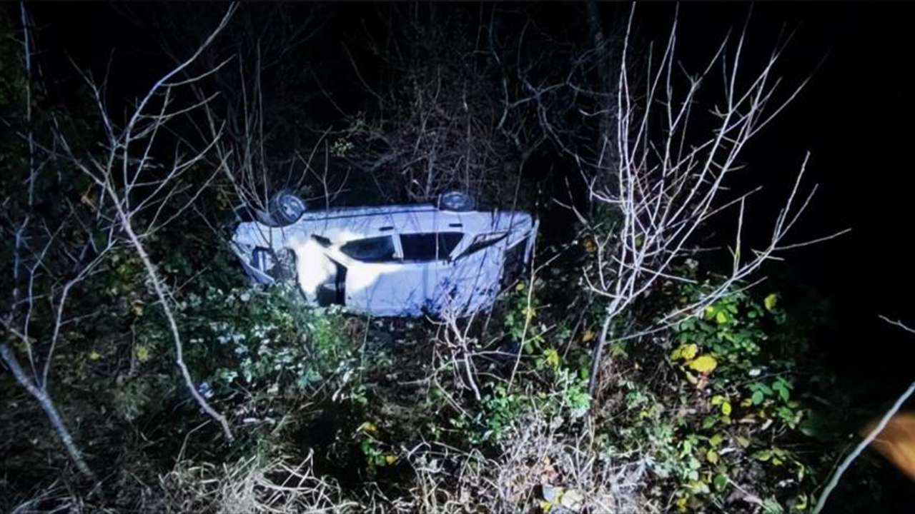 Otomobil uçuruma uçtu: 4 kişi ölümden döndü