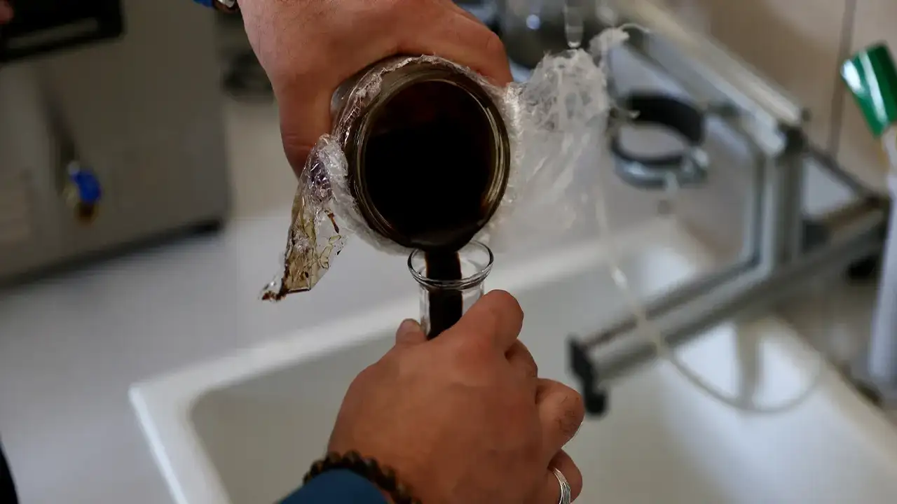 KTÜ’den yerli ve çevreci buluş: Yanmaya dayanıklı MDF panel üretildi