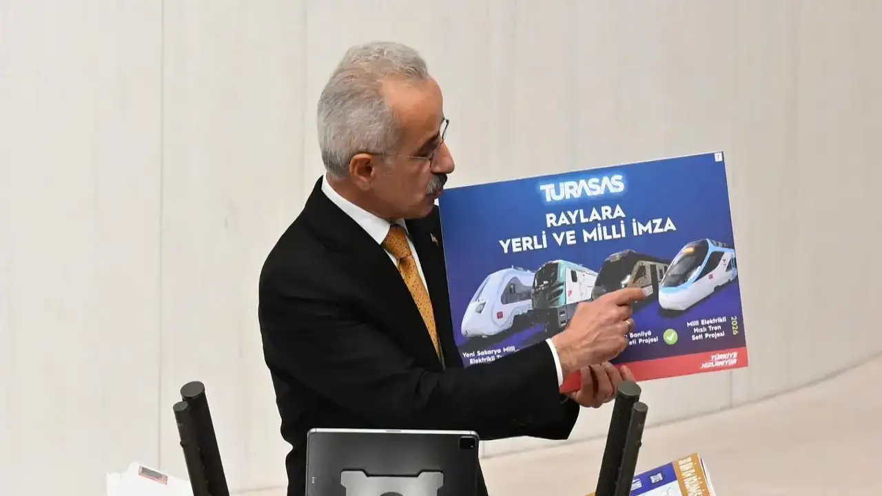 TÜRASAŞ üretimde rekora koşuyor: 1 haftada 2 tren seti ve 2 lokomotif teslim edildi