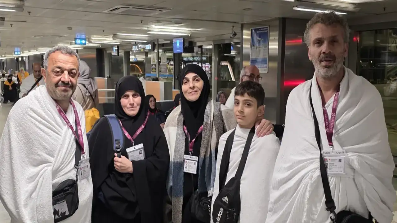 Trabzon'dan  şehit yakınları ve gazilere anlamlı umre ziyareti