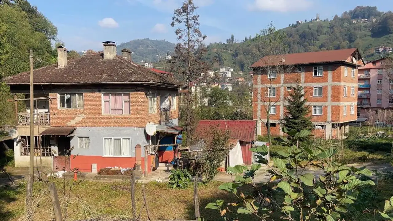 Doğu Karadeniz’in yeşiline tuğla darbesi: Dış cepheye yapılan masraf fuzuli görülüyor