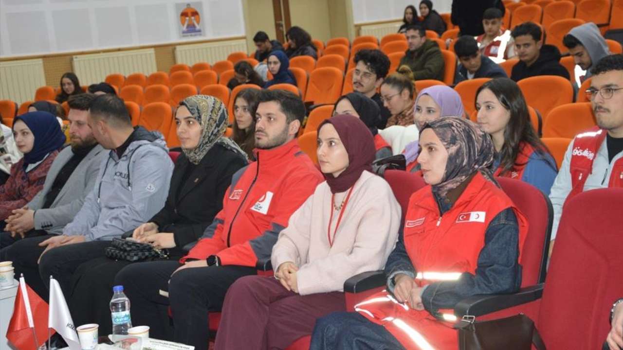 Genç Kızılay’dan Havza’da anlamlı gençlik buluşması