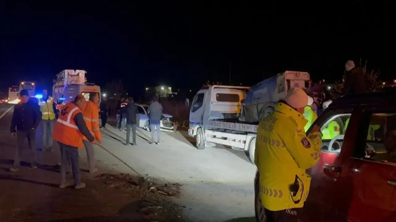 Kayseri-Sivas Karayolu’nda zincirleme kaza: Jandarma astsubay ağır yaralı