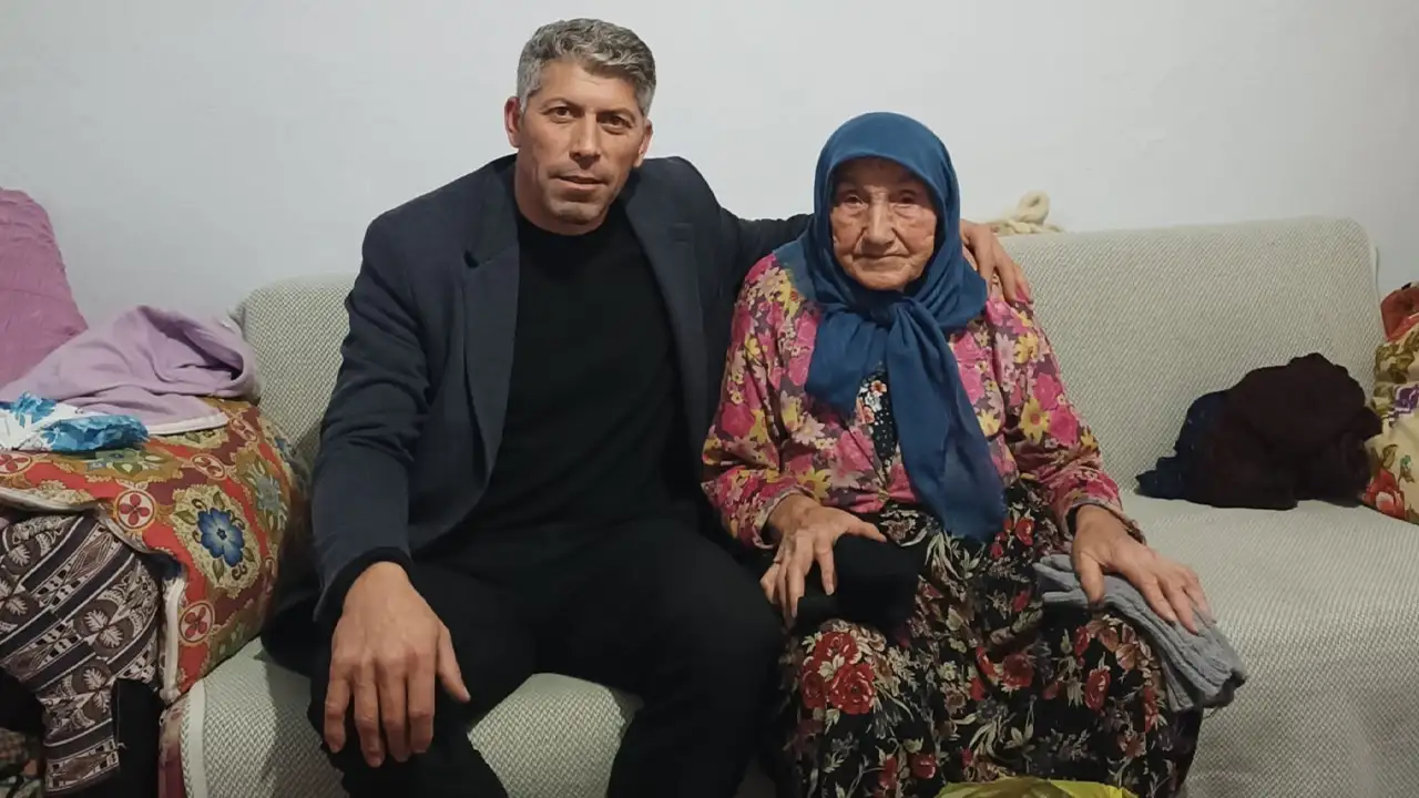 Giresun’da  85 yaşındaki kadından Mehmetçik’e çorap ve eldiven hediyesi