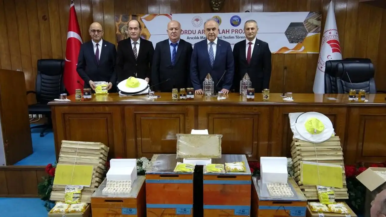 Ordu arıcılarına bakanlık desteğiyle malzeme yardımı