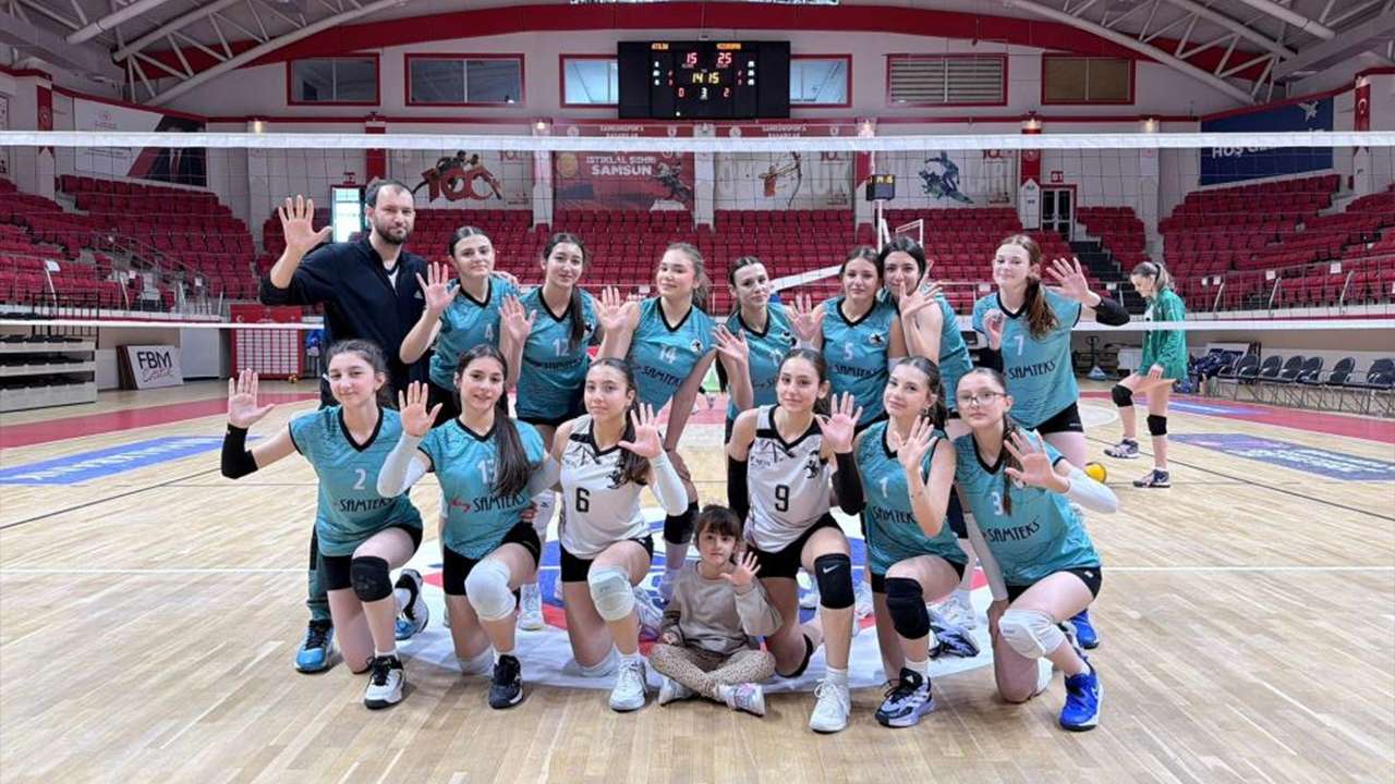 Vezirköprü GSİM Genç Kız Voleybol Takımı finale yükseldi