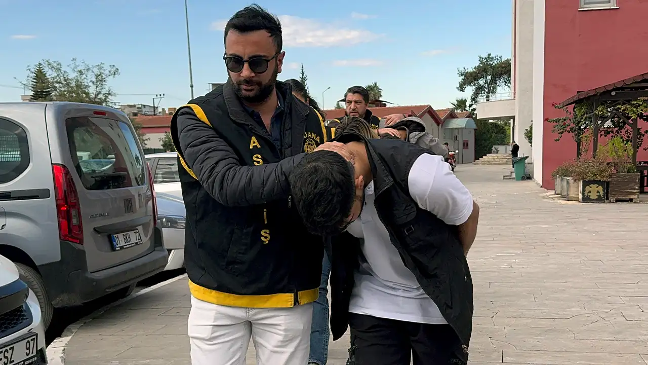 Adana’da “Konuşmak istedim” dedi, 10 kez bıçakladı