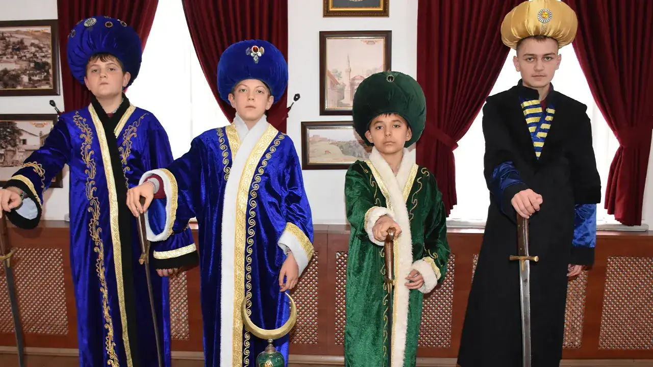 Trabzon’da 50 bin öğrenci Osmanlı’yı yerinde öğrendi