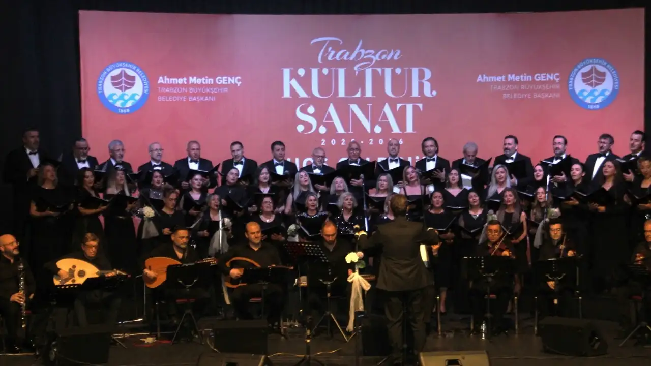 Trabzon'da KA-FEM yılın son konserinde sanatseverleri mest etti