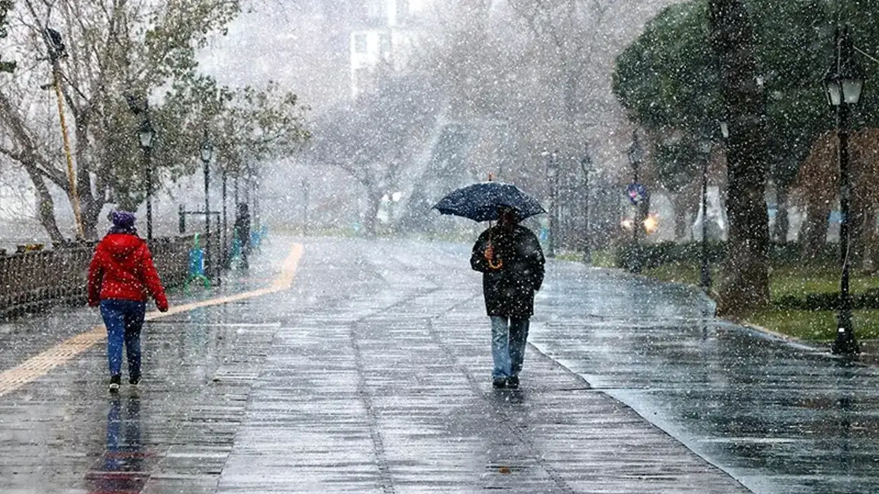 Trabzon’da hava sertleşiyor: Yağış durmuyor, yükseklerde kar kapıda