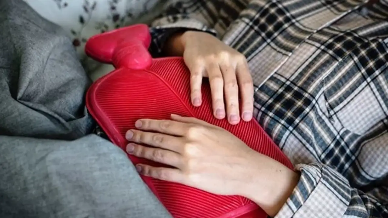 Regl sancısını hızlı hafifletmenin 7 etkili yolu, hangi pozisyon ağrıyı azaltır? Kadınların deneyimleriyle