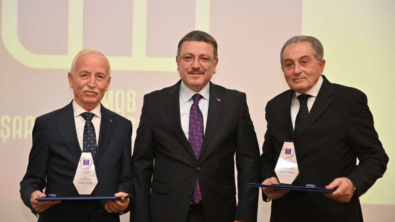 Başkan Genç, İnşaat Mühendisleri Odası’nın ödül törenine katıldı