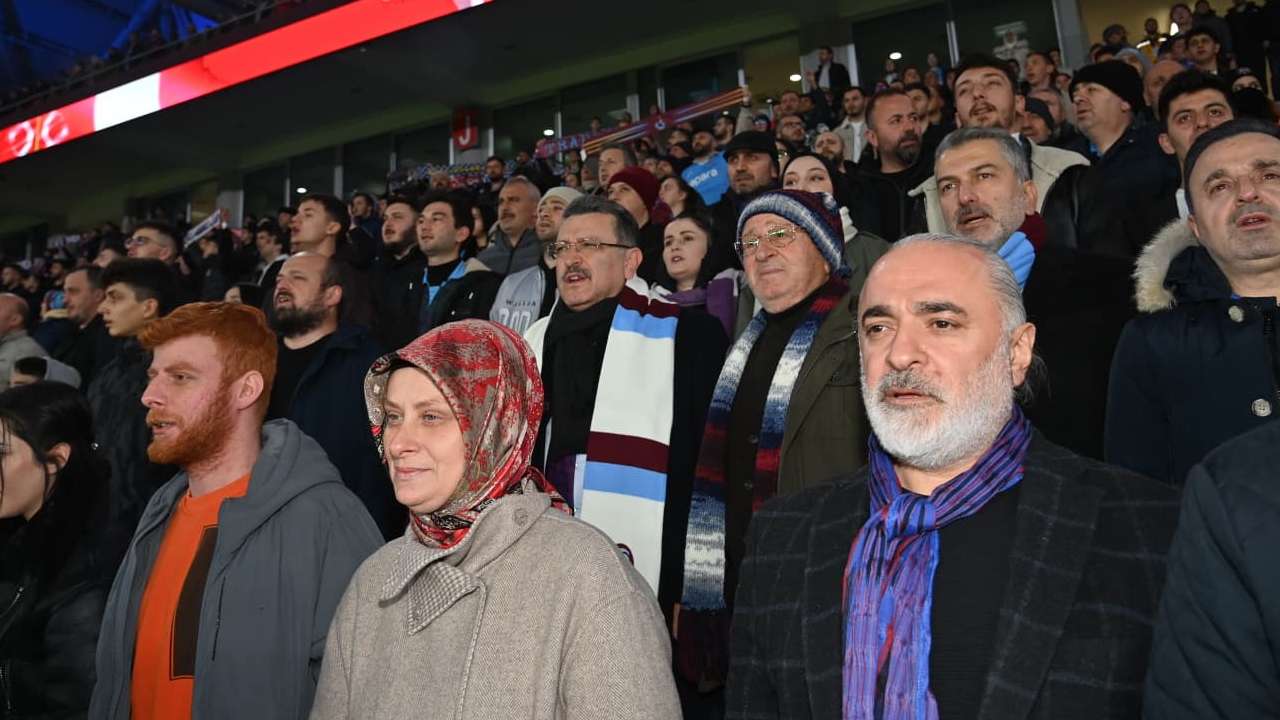 Başkan Genç’ten tribün mesajı: Protokolü değil taraftarı seçti