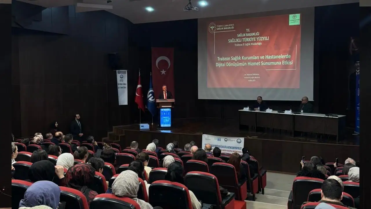 KTÜ’de “Dijital Hastane” temalı panel düzenlendi: Dijital dönüşüm masaya yatırıldı