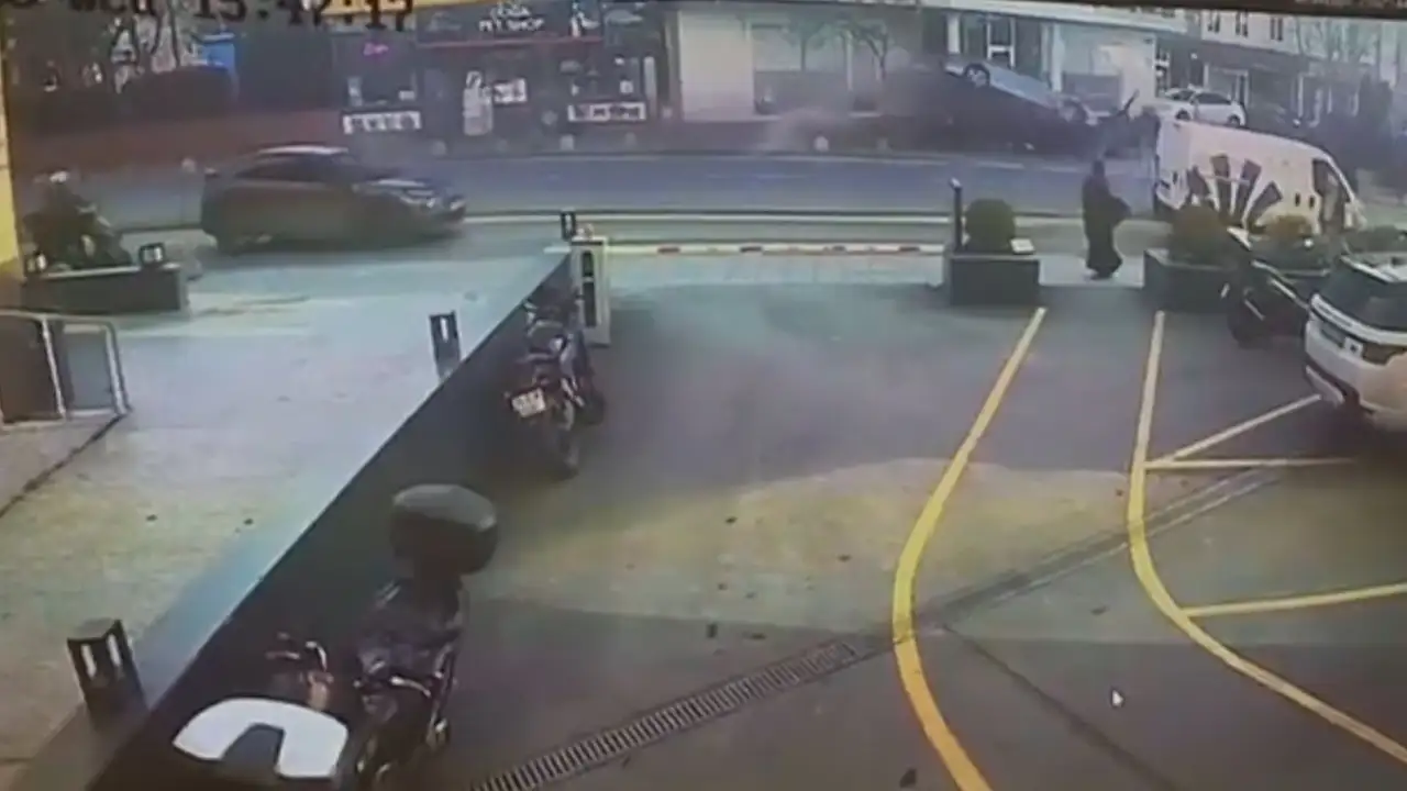 Şişli’de otomobilin yayalara çarptığı kazada ölenlerin isimleri belli oldu; köpeğini gezdirmeye çıkmış