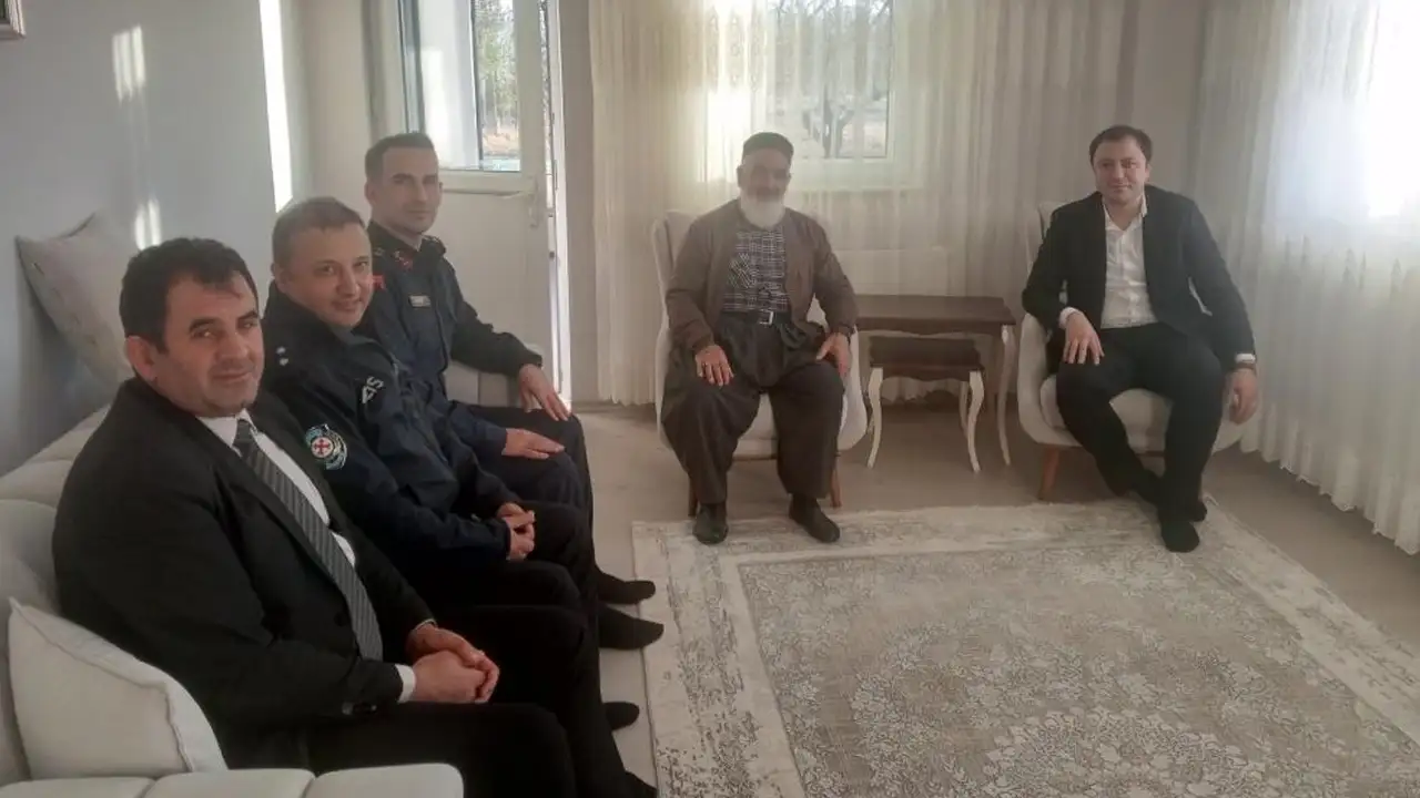 Bayburt Kaymakamı Bayram Kıbrıs gazisiyle bir araya geldi