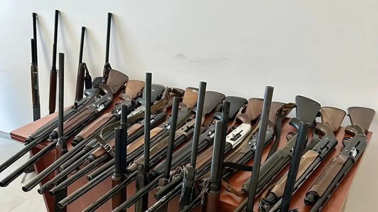Bayburt’ta el konulan 25 yivsiz av tüfeği ihaleyle satıldı