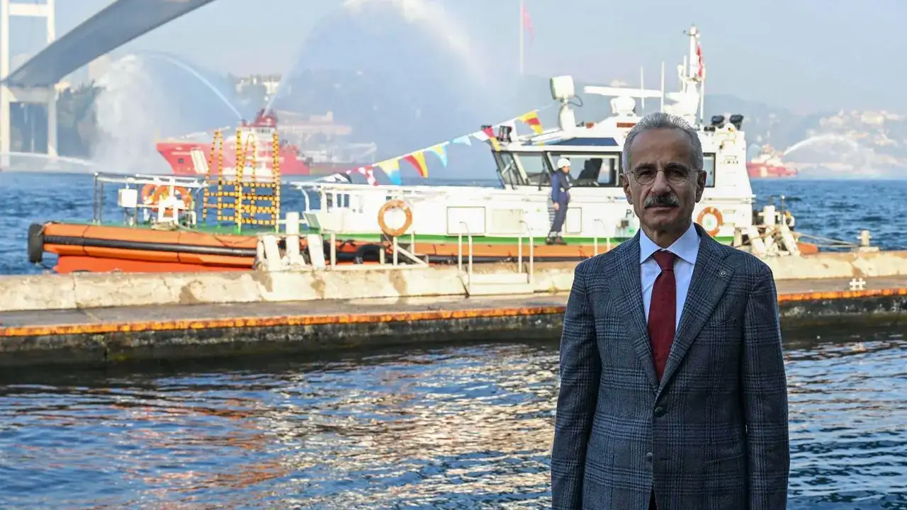 Boğaz güvenliğine takviye: 2 acil müdahale römorkörü ve 6 kılavuzluk botu hizmete alındı