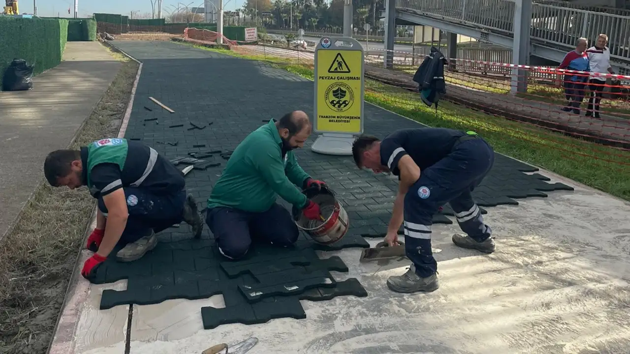 Trabzon sahiline konfor dokunuşu: Beşirli - Faroz yürüyüş yolu yenileniyor