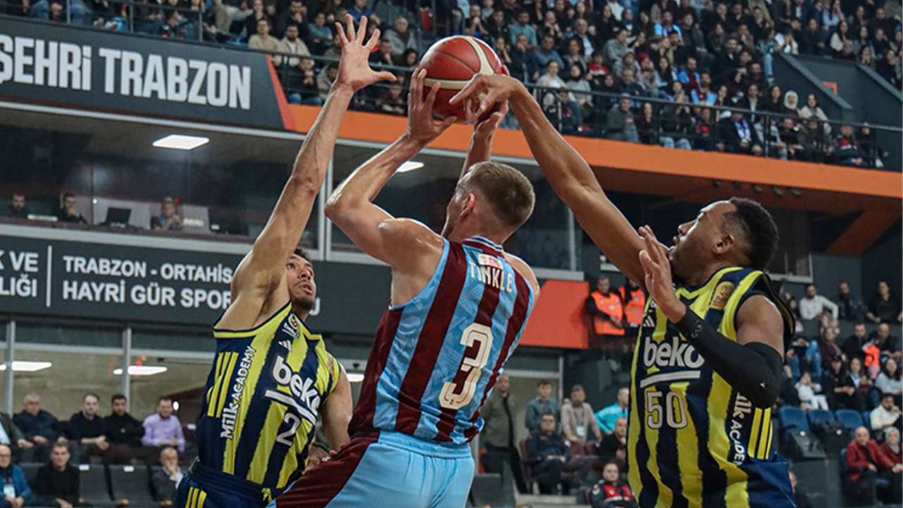 Trabzonspor, Fenerbahçe’yi parkeden sildi! Tarihi fark