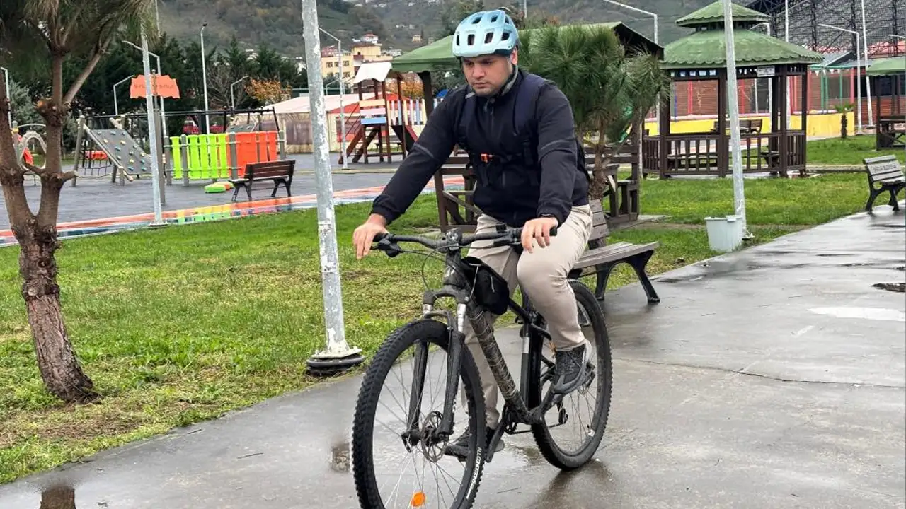 Giresun'da doktor nöbetten çıkıyor, Karadeniz dağlarına pedal basıyor