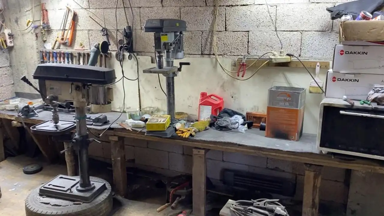 Rize'de silah atölyesine baskın: Çok sayıda silah ele geçirildi