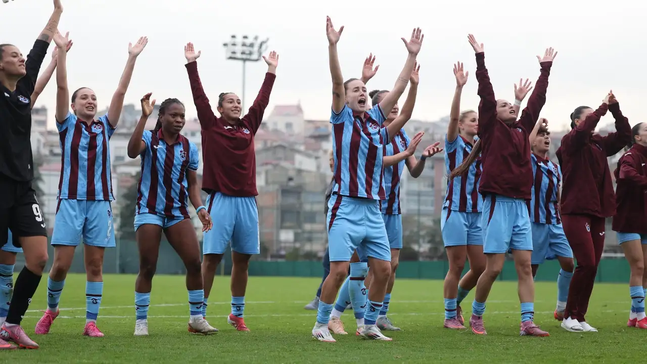 Trabzonspor, Galatasaray’ı Natalia’yla devirdi