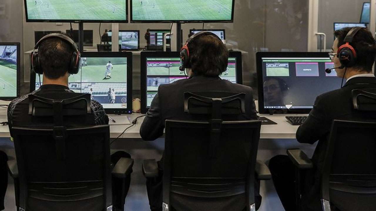 Gençlerbirliği–Trabzonspor maçının VAR hakemleri açıklandı