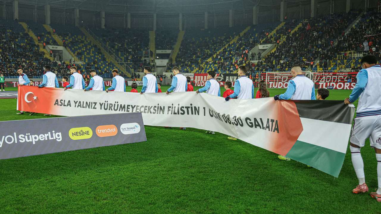 Trabzonspor’dan Filistin’e güçlü mesaj: “Asla Yalnız Yürümeyeceksin Filistin”