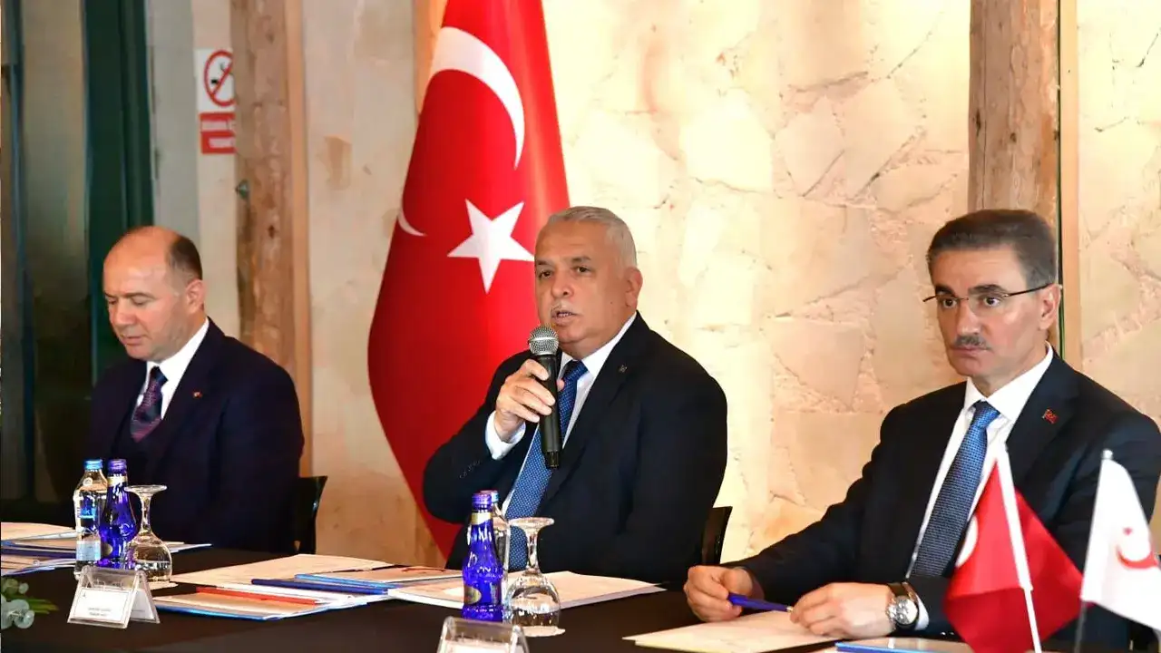 Trabzon’un koordinasyonunda Karadeniz’de düzensiz göç masaya yatırıldı