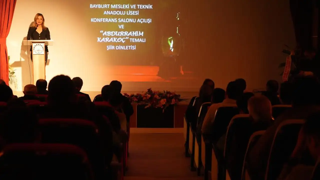 Bayburt’ta sıfır atık konferans salonu açıldı: Geri dönüşümle 127 kişilik salon
