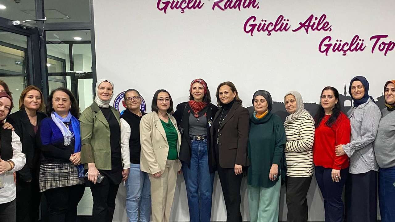 Taşacak Bu Deniz’in Esme’si Trabzonlu kadınlarla bir araya geldi