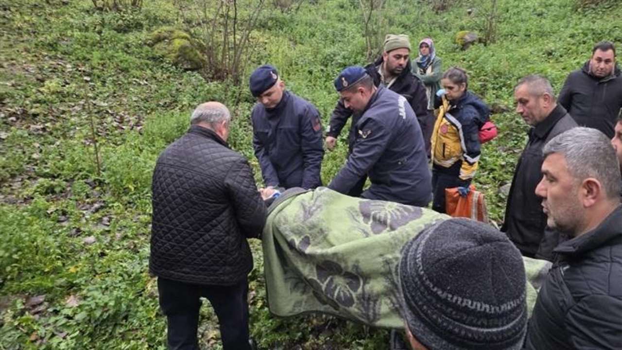 Kayıp Alzheimer hastası yaşlı kadın ormanlık alanda yaralı bulundu