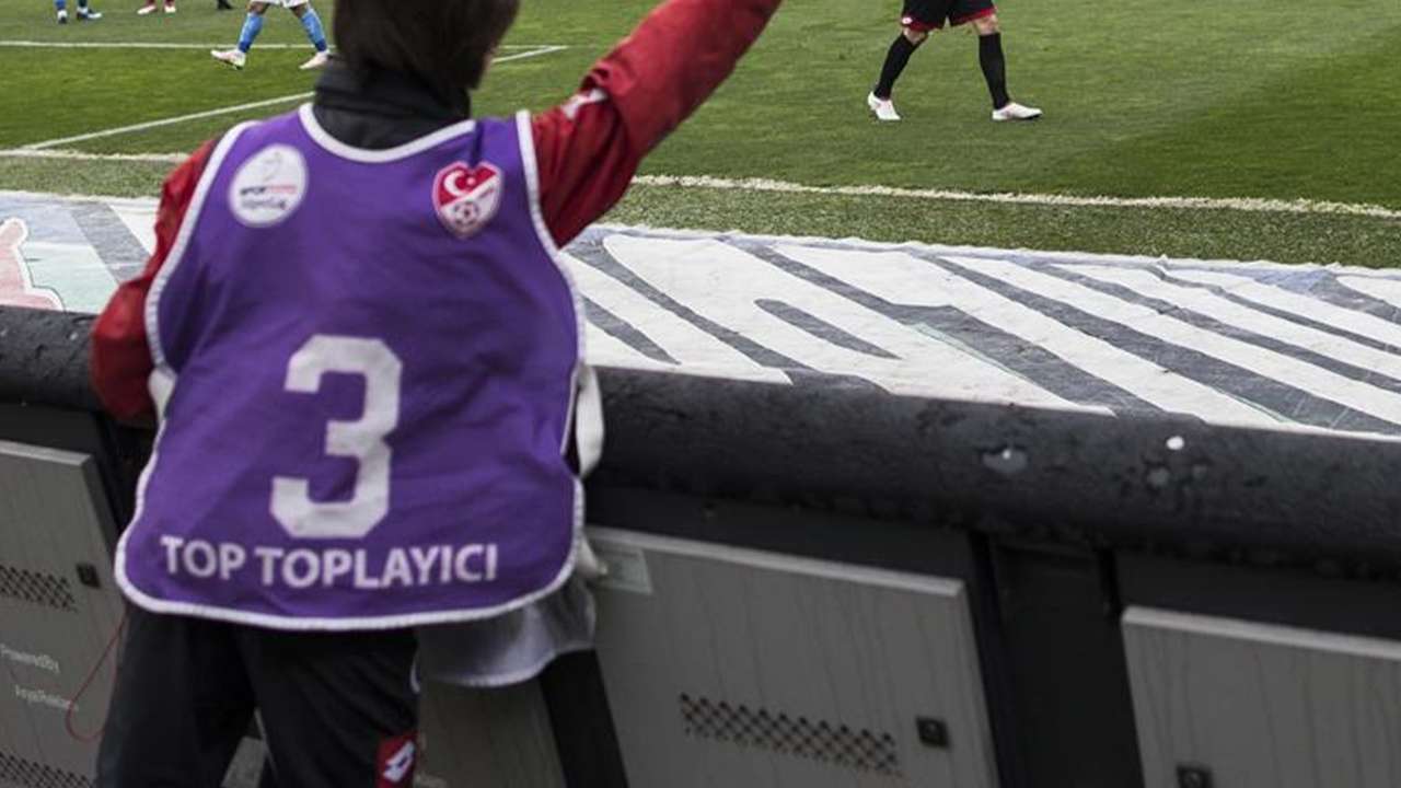 TFF’den ilginç ceza: Top toplayıcı eksikliği affedilmedi