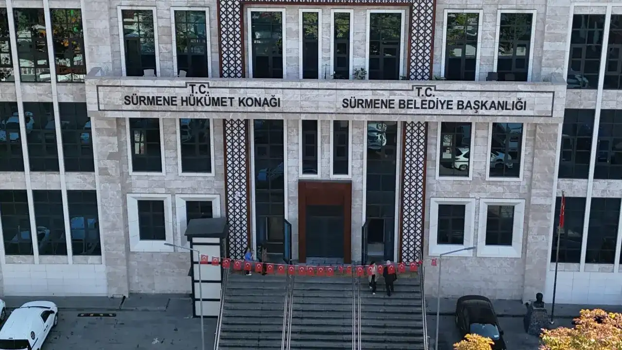 Sürmene Belediye Başkanı Azizoğlu’ndan personel açıklaması: “Biz iş bulma yeri değiliz”