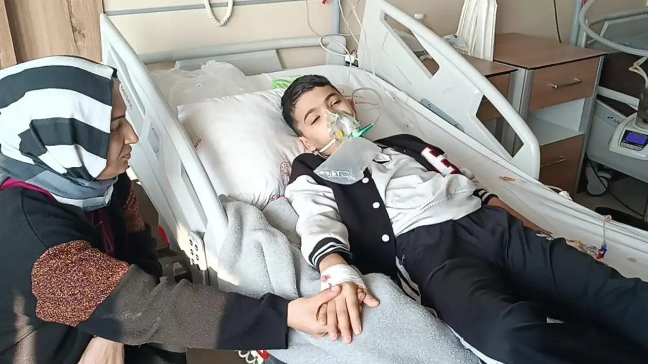 Batman'da 13 yaşındaki çocuk 52 gündür öksürük nöbeti yaşıyor