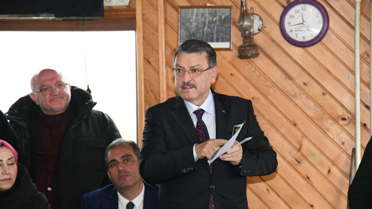 Başkan Ahmet Metin genç'ten Özdil halkının mücadelesine destek