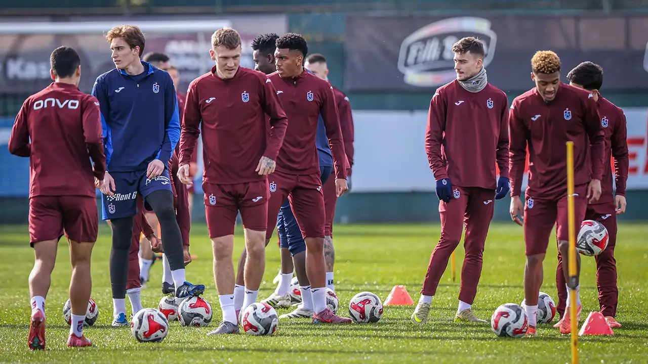 Canlı yayında bu sözlerle açıkladı: "Trabzonspor'un tamamlayıcı oyuncuya ihtiyacı var"