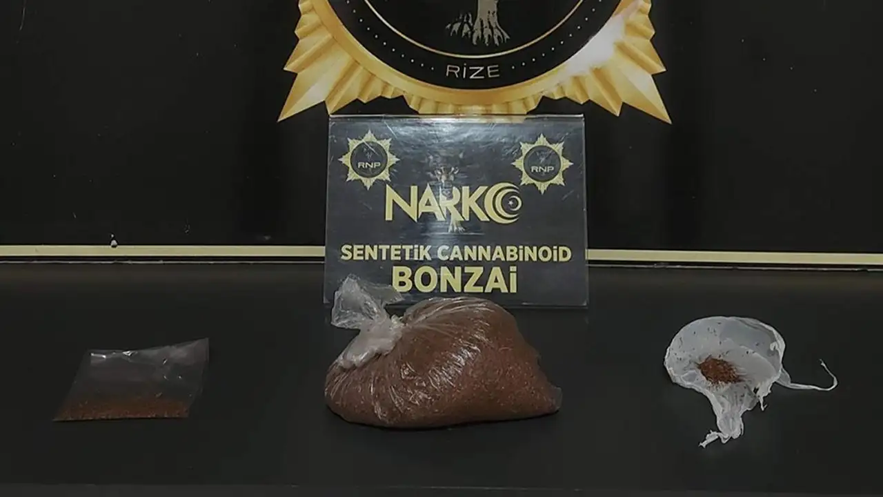 Rize'de sokak satıcılarına darbe: 8 tutuklama