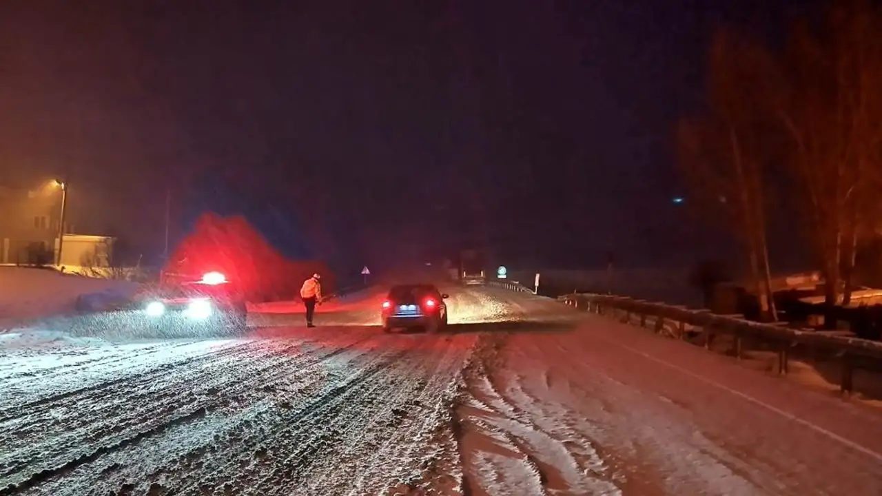 Bayburt’ta kar alarmı: Kop Dağı Geçidi’nde ulaşım kontrollü sağlanıyor