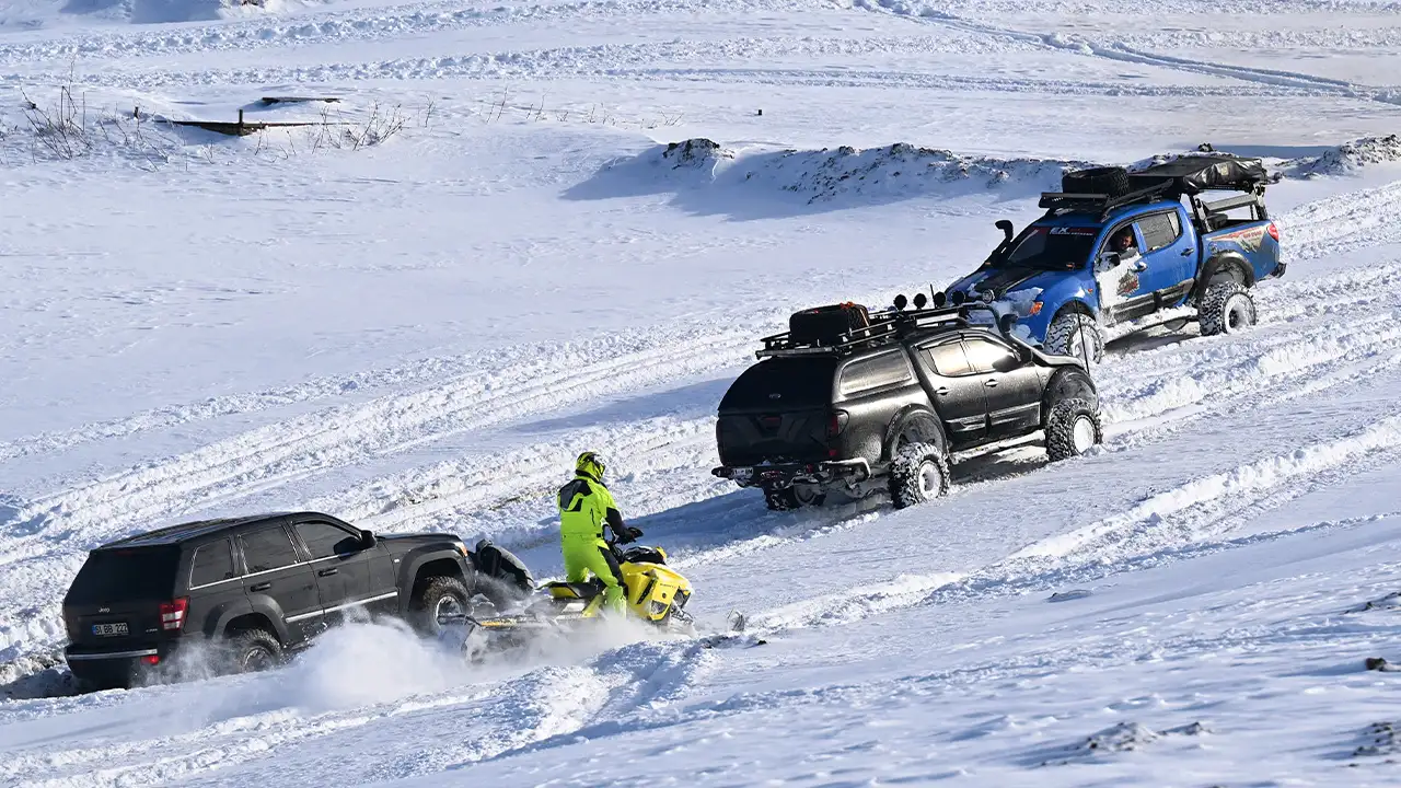 Trabzon’a en yakın yaylada kış keyfi: Hıdırnebi off-road tutkunlarını ağırladı