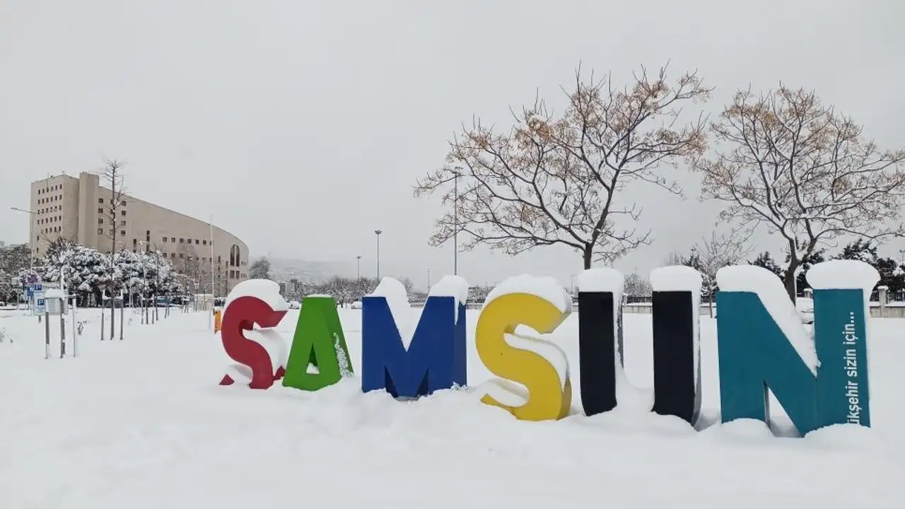 Samsun Alaçam’da kar nedeniyle iki okulda eğitime ara