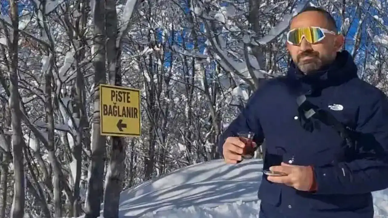 Rize’de karın keyfini böyle çıkardı: Hem kaydı hem çay içti
